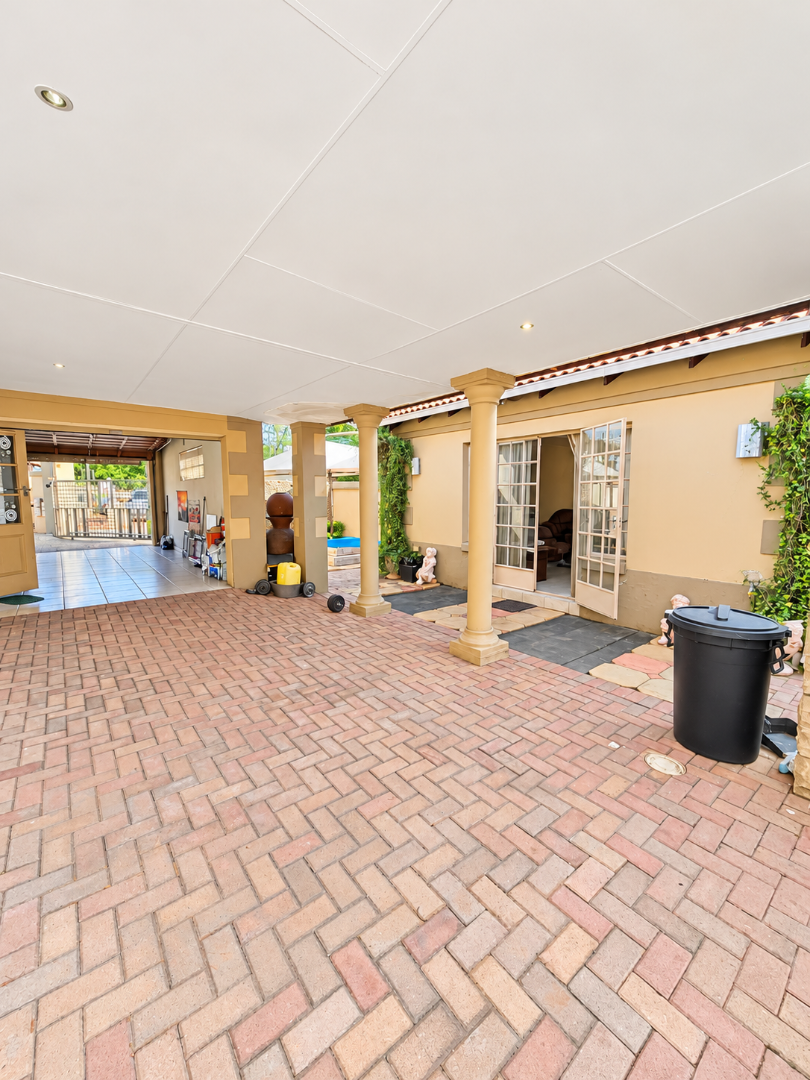 3 Bedroom Property for Sale in Flamwood North West